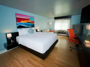 Hotel Current