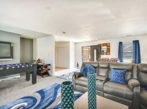 Centrally Located Hampton Home: 6 Mi to Downtown!