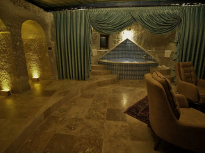 Grand Cave Suites