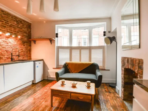 Al-Fresco Apartment - 1 FREE PRIVATE PARKING SPACE - 60 SECOND WALK 2 MINSTER!