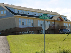 Auberge De Douglastown Hostel