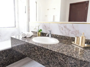 HAPPY SEASON I Amwaj apartment