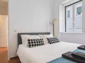 Central 3Bdr Apartment Next To The Castle