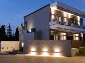 Afros Suites