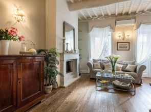 Casa Raffa in Lucca With 2 Bedrooms and 2 Bathrooms