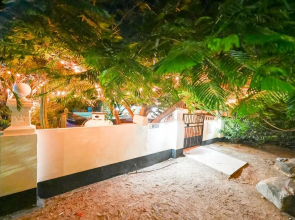 White Beach Apartments - Palm Beach