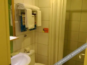 锐思特酒店(平阳鳌江火车站店)