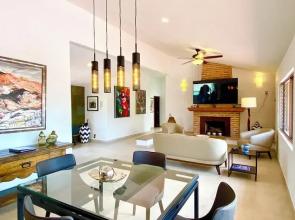 Modern 3-bedroom Retreat in Ajijic - Walk To Everything- 1 Night Rates Available