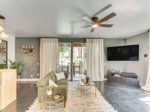Near Golf: Indian Wells Studio w/ Pool Access