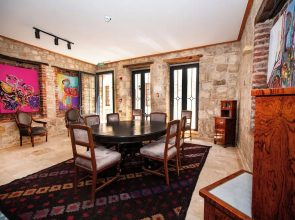 Atrium Suites