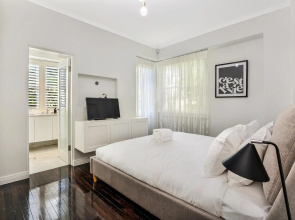 Premium Double Bay 3 bedroom apartment