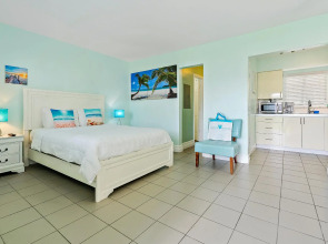 Hollywood Beachside Boutique Suites
