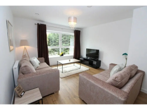 Luxury 2BR Modern Flat for 6 Near Holyrood Park