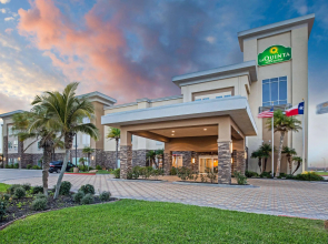 La Quinta Inn & Suites by Wyndham Corpus Christi - Portland