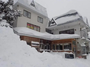 Hakuba Cortina Backpackers - Hostel