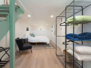 Modern 1-br Apartment Close to Downtown Vibes