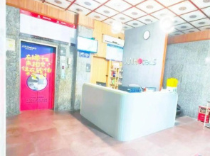 Yiyi Chain Hotel (Foshan Sanshui Plaza Branch)