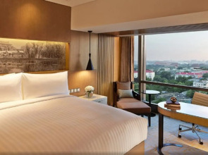 Отель Renaissance Beijing Wangfujing Hotel