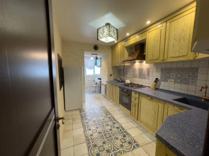 Tolstoy Apart (Толстой Апарт) на улице Демонстрации 38