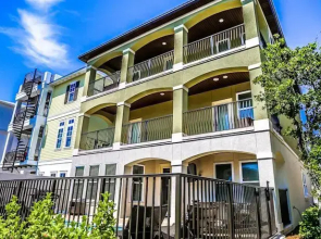 Miramar Beach Vacation Homes by Five Star Beach Properties