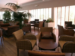 Eight Acres Hotel