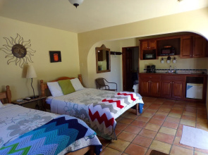Bamboleo Inn Belize