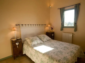 House With 2 Bedrooms in Grans, With Pool Access and Furnished Garden