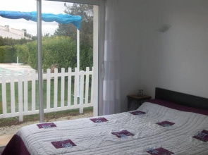 Bright Apartment With one Bedroom in Robion, With Pool Access, Enclose