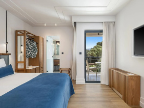 Avra City Boutique Hotel