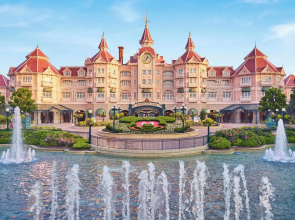 Disneyland Hotel