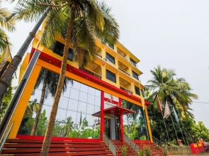 Oyo 23156 Royal Resort
