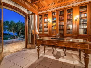 La Dolce Villa Luxury Villa