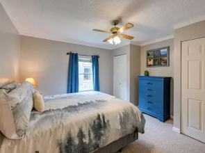 Cozy Bryson City Cabin Rental w/ Shared Yard