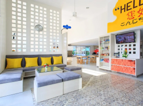 Отель Recenta Suite Phuket Suanluang