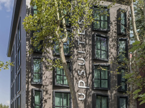 Upsuites Hotel