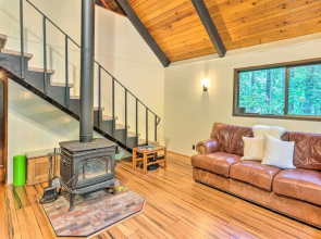 Peaceful Wooded Cabin By Mt. Baker Ski Area!
