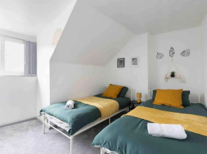 Cosy 3 Bed- Pet Friendly-free Parking-city Centre
