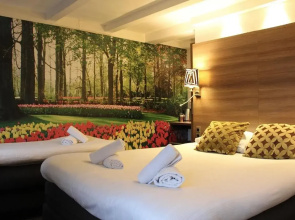 Townhouse Hotel