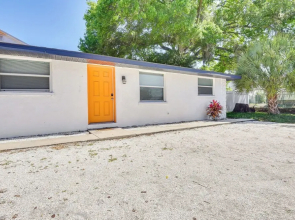 Pet-friendly Palmetto Duplex ~ 2 Mi to Riverwalk!