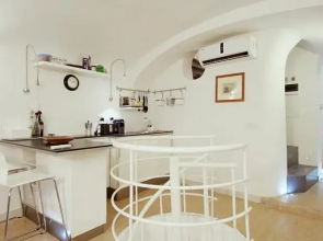 Pretty 2 floors ap in Piazza Navona