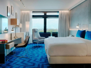 Renaissance Warsaw Airport Hotel, an Marriott International