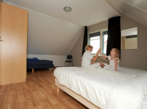 Detached House With Dishwasher Near Hoorn