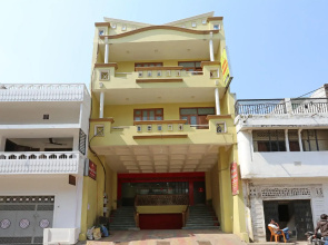 OYO 12133 Hotel Shanti