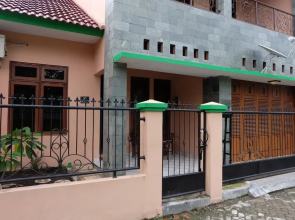 Simply Homy Guest House UTY Kronggahan