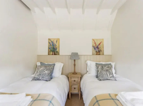 Scenic Family Home in Cotswolds