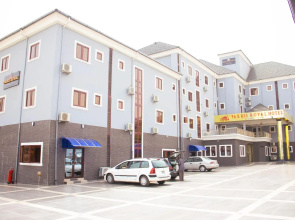 Parris Royal Hotel