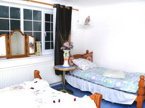 Da Vinci Guest House Gatwick