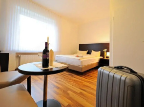 aristo Hotel Restaurant