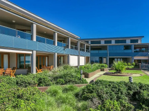 Lennox Holiday Apartments