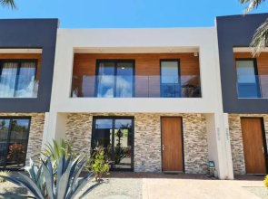 Luxury townhouse with pool in PALM BEACH